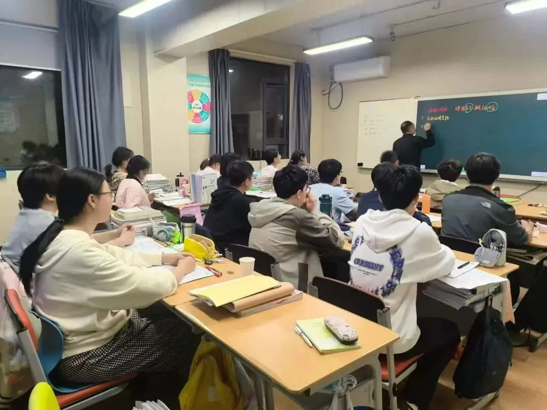 2026河南中考考生看过来:你与“三甲”之间,只差这一个决定! 第2张 2026河南中考考生看过来:你与“三甲”之间,只差这一个决定! 第2张