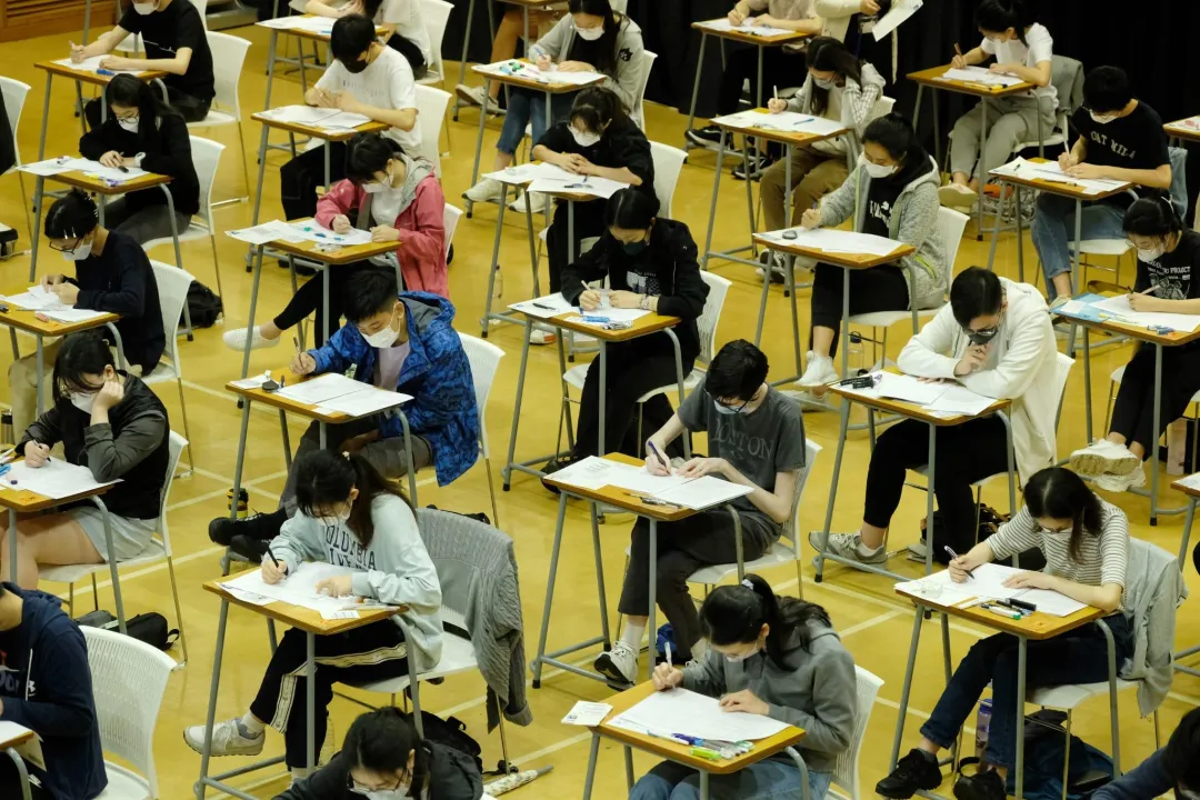真题回顾,广州新东方DSE连续押中!|2026年香港DSE中文试卷难度怎么样?阅读原文+写作题目+点评来了! 第14张