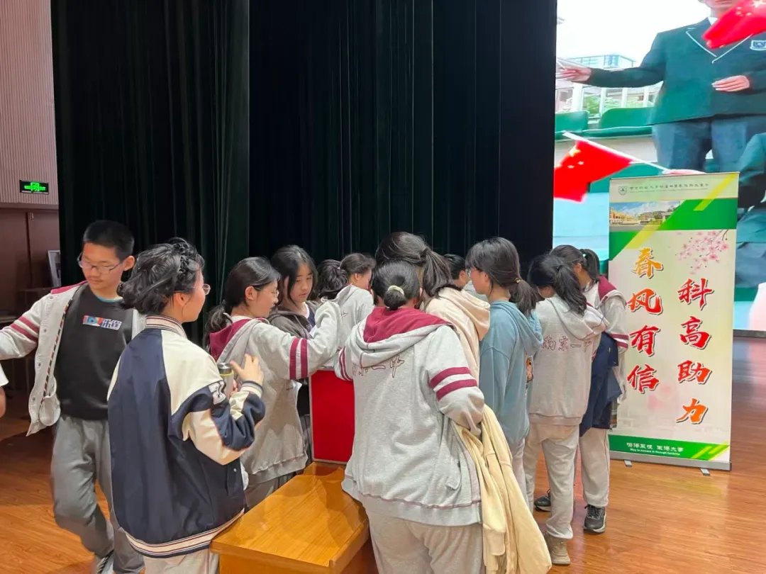 这所高中校用6000封手写笺,为中考少年“笔”力护航! 第9张