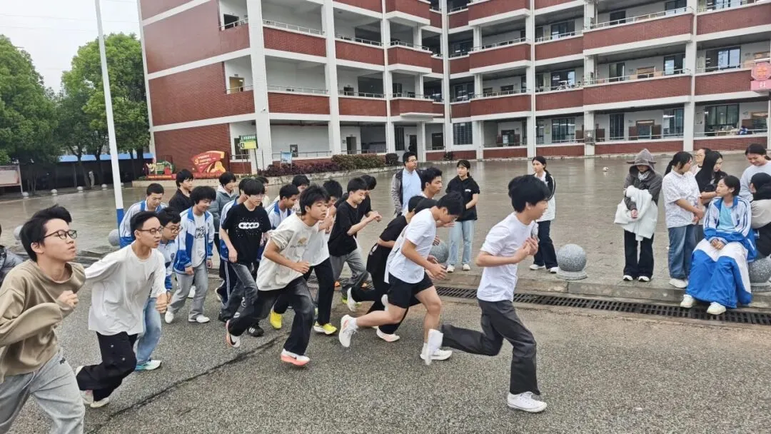 以测促练,砺剑中考——安仁五中开展中考体育模拟测试 第13张