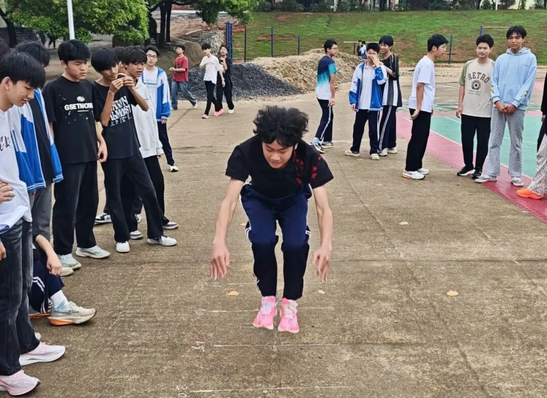 以测促练,砺剑中考——安仁五中开展中考体育模拟测试 第21张