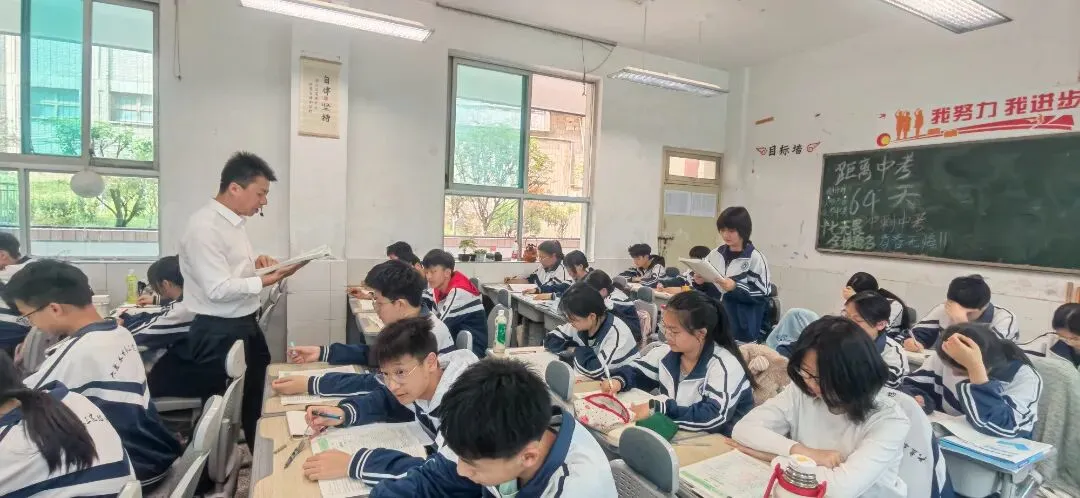 中考护航践初心,良师领航育新苗宋鹏老师:以物明理启智润心,以教笃行立德树人 第7张
