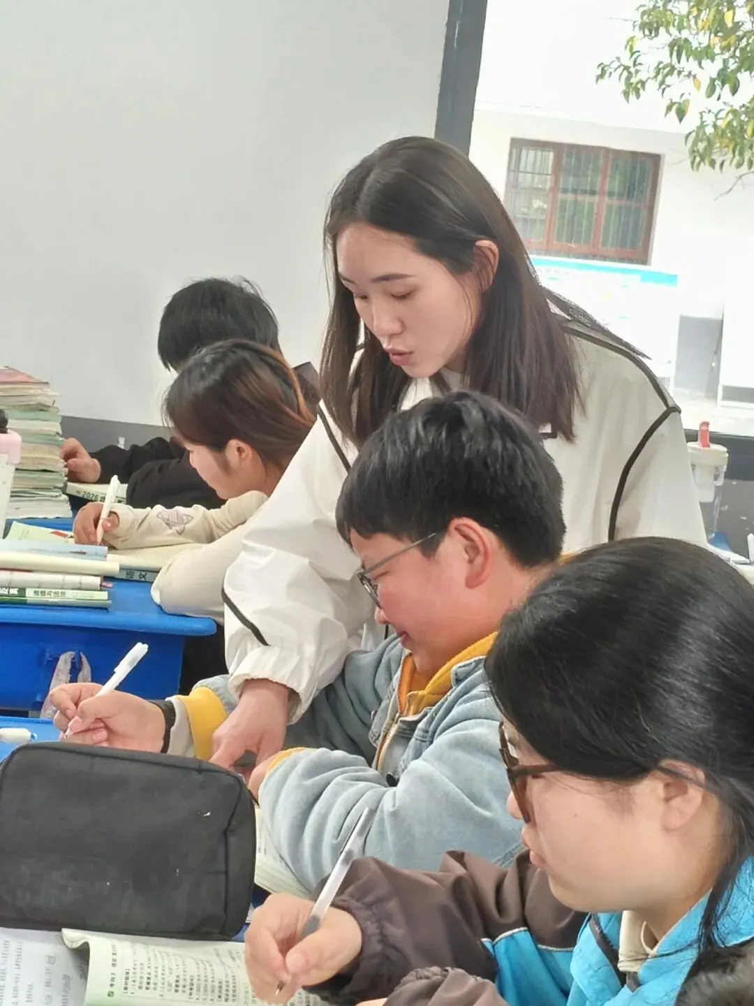 视导赋能备中考 携手共进促提升——汉滨高中教共体永红校区赴茨沟初级中学开展九年级备考视导工作 第2张