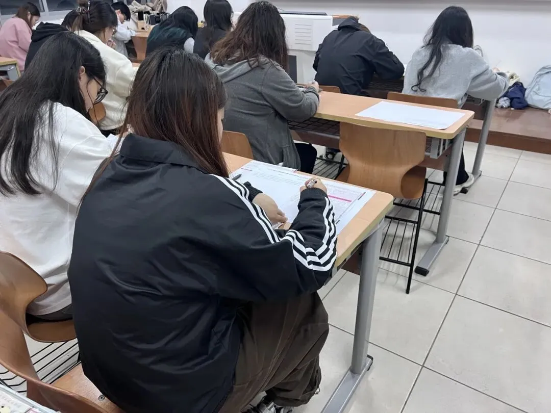 分层实战 模考赋能|2025-2026学年第二学期教育学院四六级分层考顺利开展 第11张