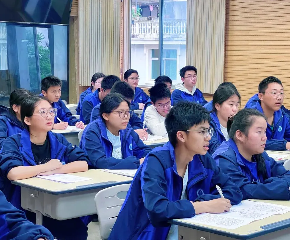 聚力·提质·向中考而行——云和县初中英语中考复习研讨会在我校举行-第25张图片-四季读书网