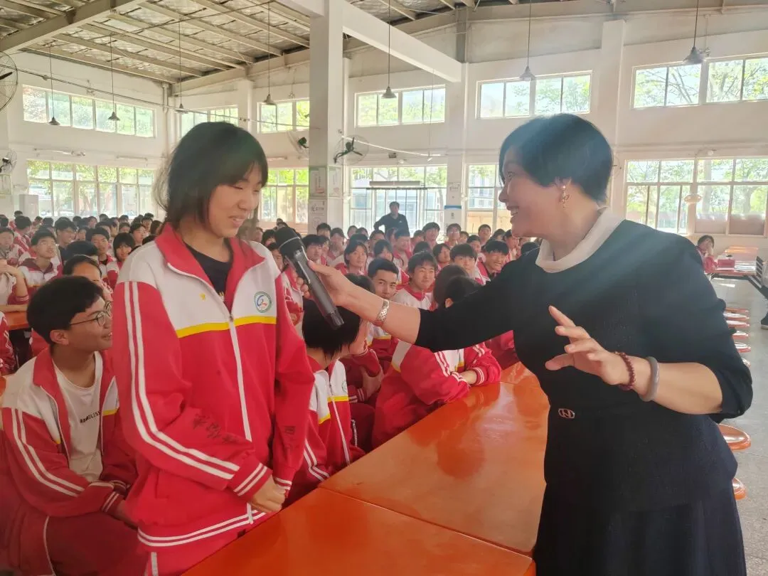 【实中·关工委】关爱中考学子 赋能青春梦想 ——渭南高新区关工委心理健康教育进校园活动圆满举行 第9张