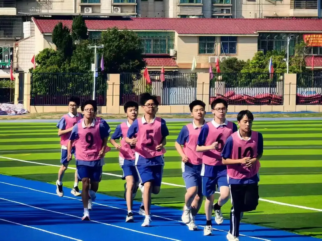 中考第一战,光中少年强!-第5张图片-四季读书网