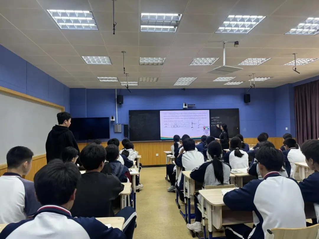 研思并行,赋能中考——我校数学组开展九年级复习专题教研活动 第10张 研思并行,赋能中考——我校数学组开展九年级复习专题教研活动 第10张