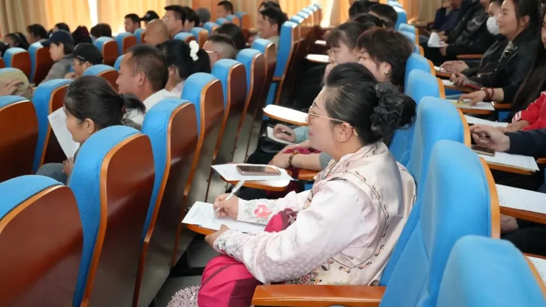科学陪伴助中考 家校同心护成长——羊亭学校第21期“父母大学”开讲! 第10张