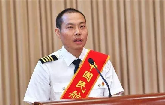 2026年中考素材综合 | 最全版近6年感动中国人物素材汇编【2018-2025年感动中国人物素材+技法】 第74张 2026年中考素材综合 | 最全版近6年感动中国人物素材汇编【2018-2025年感动中国人物素材+技法】 第74张