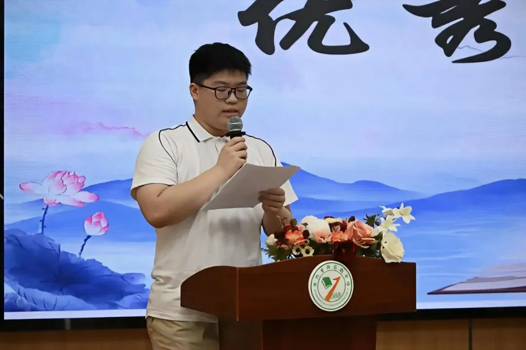中考未上“优高线”,高考却考了590分,最后100天增分63分 | 汤佳琪:是育新,让我把“不可能”变成“我能”! 第12张 中考未上“优高线”,高考却考了590分,最后100天增分63分 | 汤佳琪:是育新,让我把“不可能”变成“我能”! 第12张