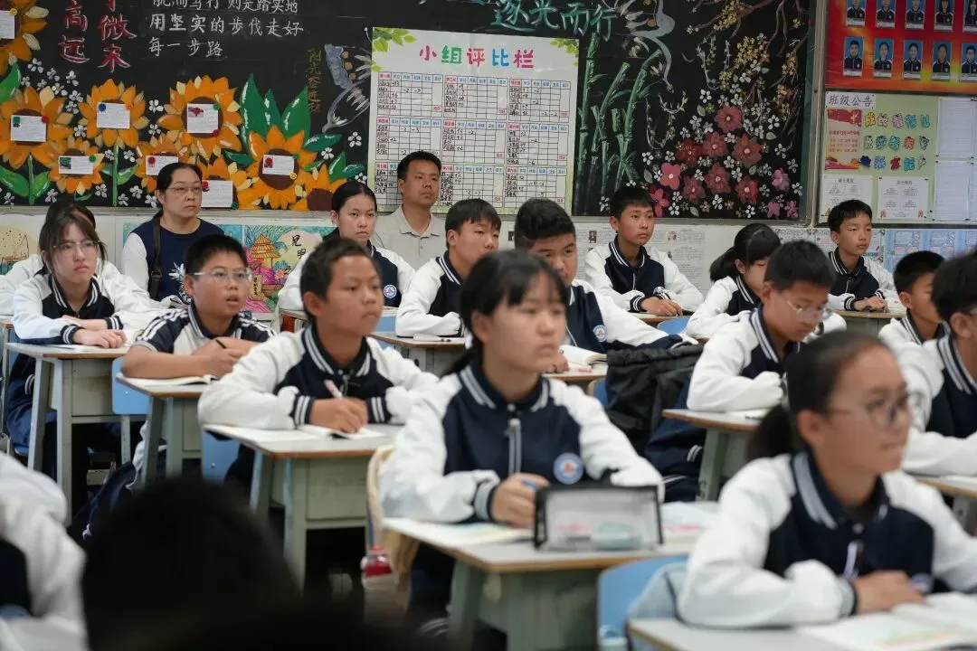 把脉教学常规 助力中考备考——玉溪市教科所领导到双江中学开展视导工作 第50张 把脉教学常规 助力中考备考——玉溪市教科所领导到双江中学开展视导工作 第50张