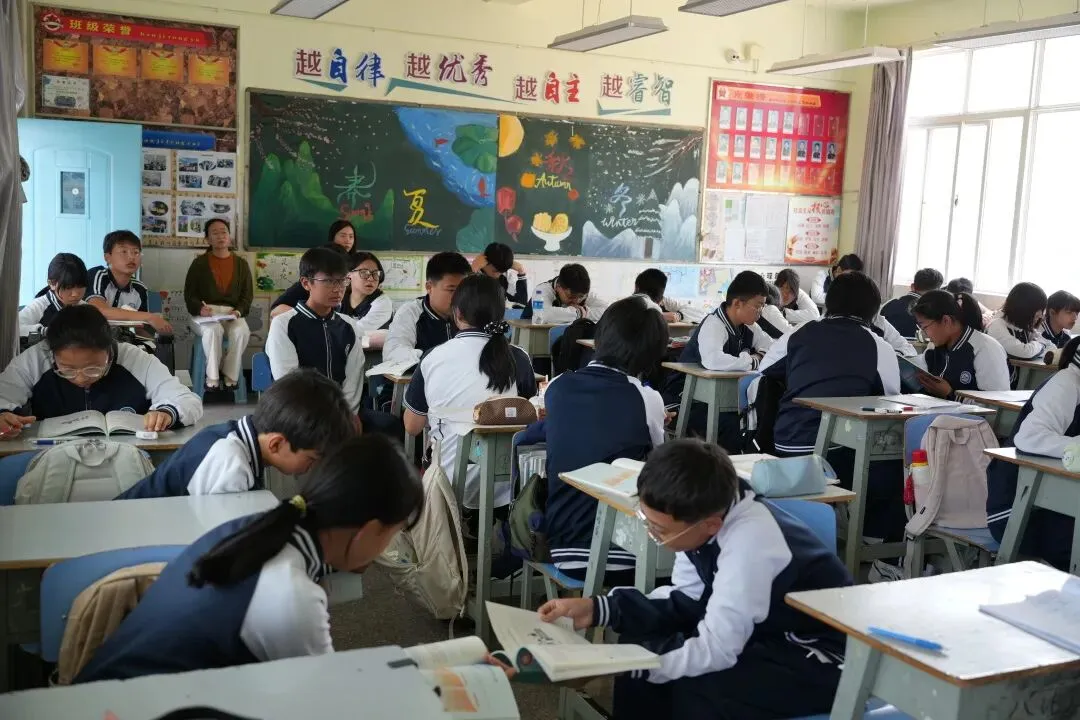 把脉教学常规 助力中考备考——玉溪市教科所领导到双江中学开展视导工作 第56张 把脉教学常规 助力中考备考——玉溪市教科所领导到双江中学开展视导工作 第56张