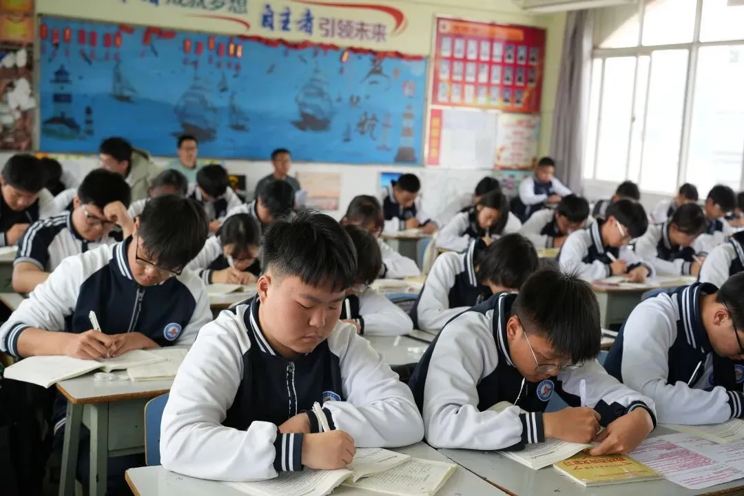 把脉教学常规 助力中考备考——玉溪市教科所领导到双江中学开展视导工作 第68张 把脉教学常规 助力中考备考——玉溪市教科所领导到双江中学开展视导工作 第68张