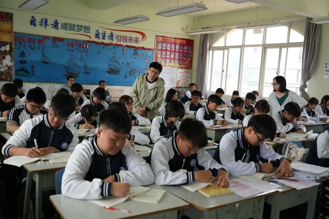 把脉教学常规 助力中考备考——玉溪市教科所领导到双江中学开展视导工作 第74张 把脉教学常规 助力中考备考——玉溪市教科所领导到双江中学开展视导工作 第74张