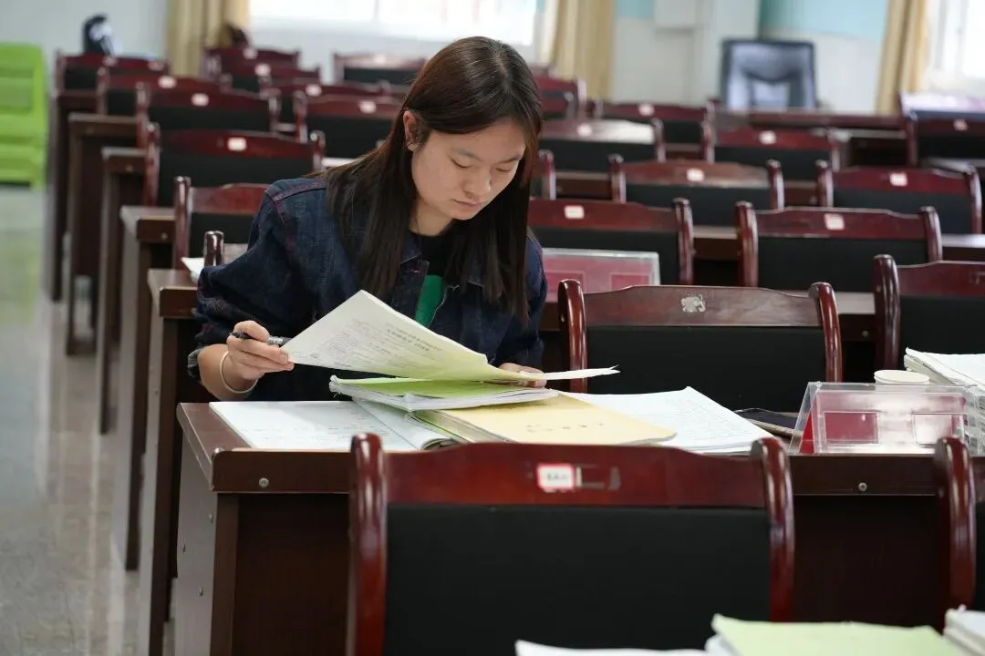 把脉教学常规 助力中考备考——玉溪市教科所领导到双江中学开展视导工作 第82张 把脉教学常规 助力中考备考——玉溪市教科所领导到双江中学开展视导工作 第82张