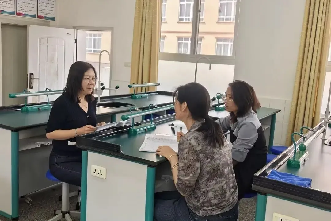 把脉教学常规 助力中考备考——玉溪市教科所领导到双江中学开展视导工作 第124张 把脉教学常规 助力中考备考——玉溪市教科所领导到双江中学开展视导工作 第124张
