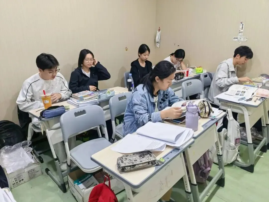中考冲刺,一战到底!硕锐教育初三冲刺班,用8套卷子改变结局! 第11张 中考冲刺,一战到底!硕锐教育初三冲刺班,用8套卷子改变结局! 第11张