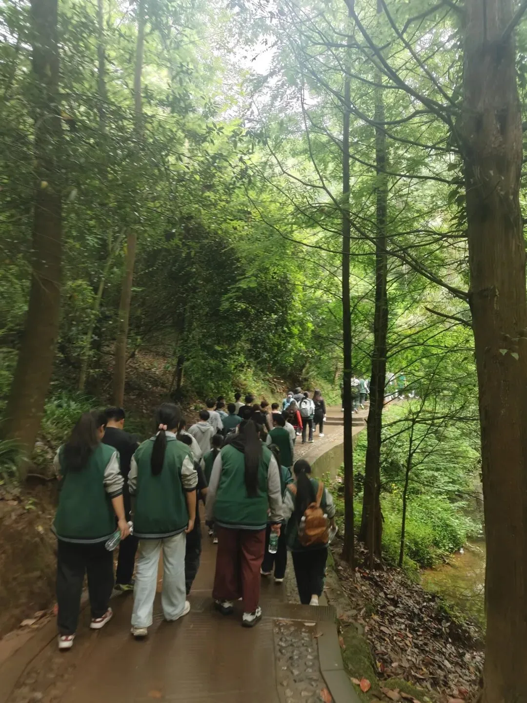 康道愉行,梦启中考——崇州市街子学校九年级行走思政课活动简报 第10张 康道愉行,梦启中考——崇州市街子学校九年级行走思政课活动简报 第10张