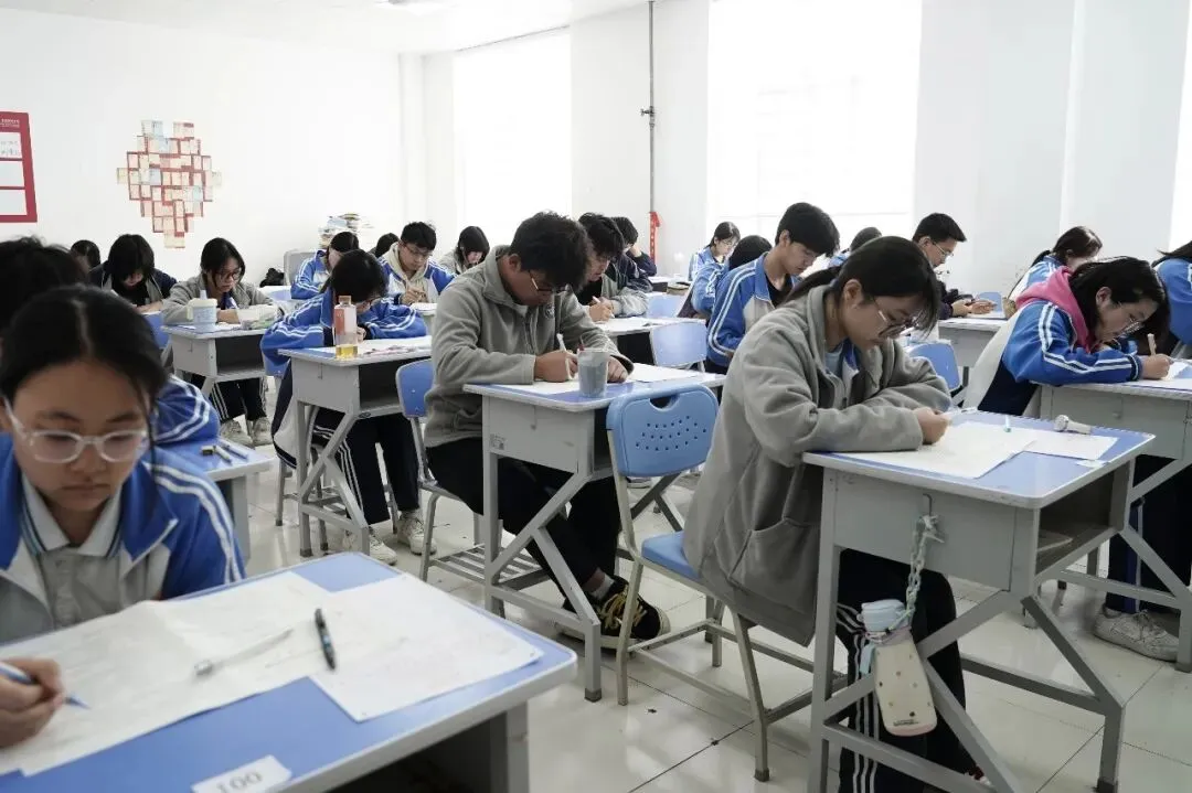 厉兵秣马,决胜高考——我校2023级学生模拟考试顺利举行! 第14张
