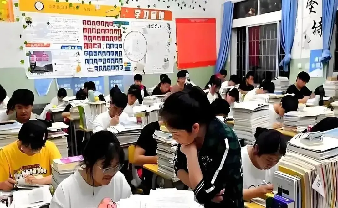 昆明中考志愿填报全攻略:合理规划,迈向理想高中 第3张 昆明中考志愿填报全攻略:合理规划,迈向理想高中 第3张
