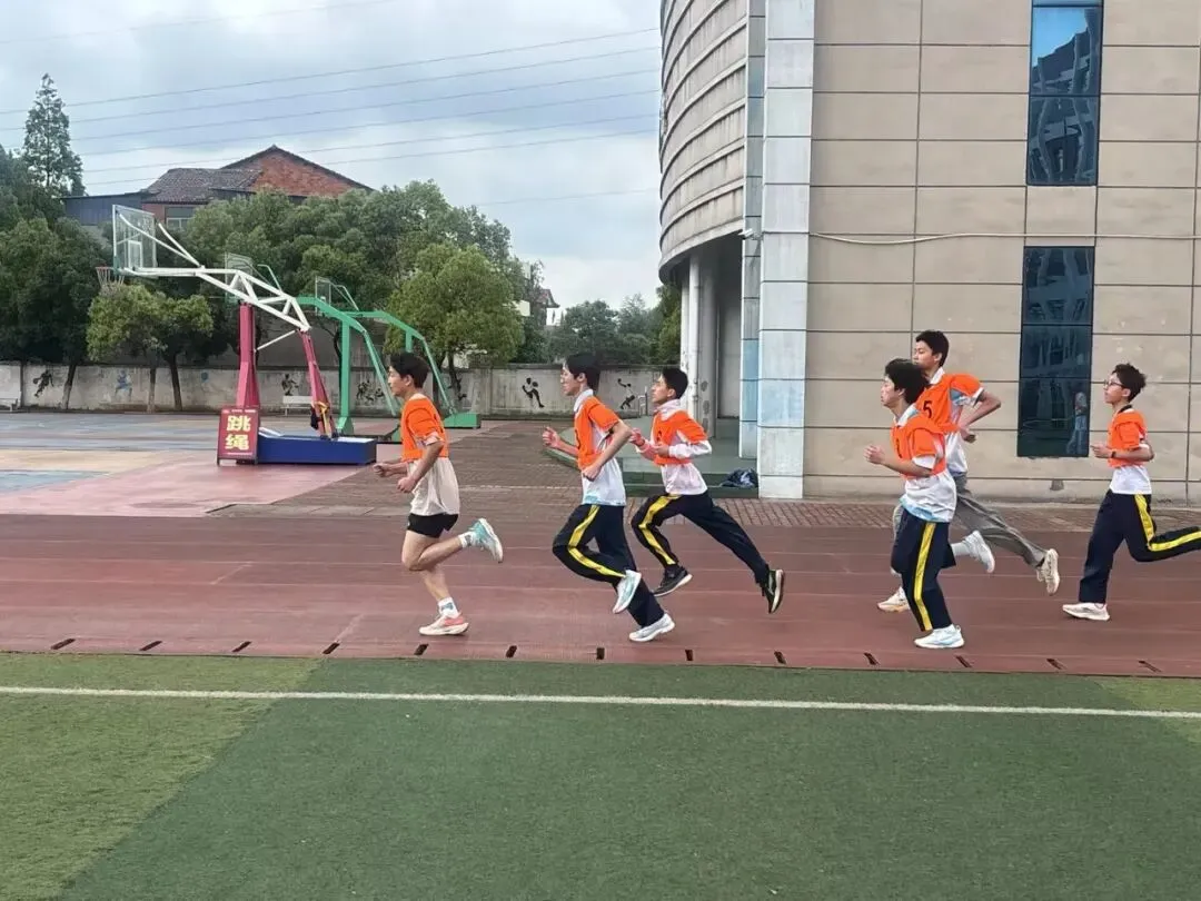 【豫东·教学在线】以测促练 备战中考——南昌市豫东学校教育集团豫东校区开展九年级体育模拟测试 第21张