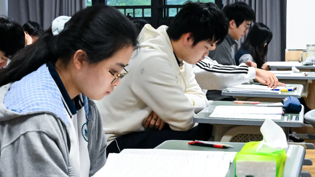 暨联护航,模考收官——2026届港澳台联考三模全纪实 第19张 暨联护航,模考收官——2026届港澳台联考三模全纪实 第19张
