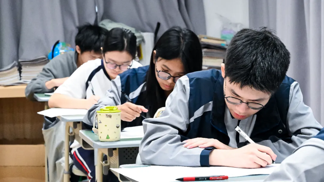 暨联护航,模考收官——2026届港澳台联考三模全纪实 第25张 暨联护航,模考收官——2026届港澳台联考三模全纪实 第25张