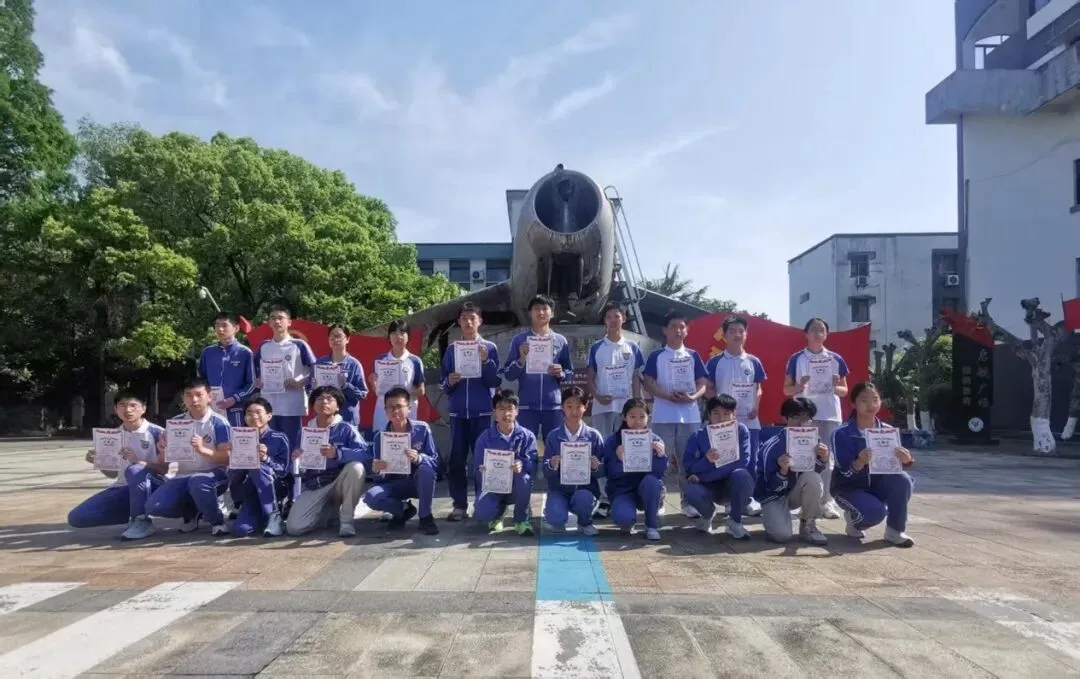 亮剑中考 冲刺六月——德清四中2026届初三联合班会燃情举行! 第15张 亮剑中考 冲刺六月——德清四中2026届初三联合班会燃情举行! 第15张