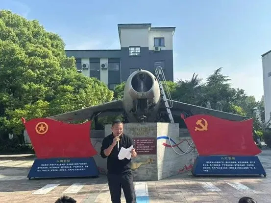 亮剑中考 冲刺六月——德清四中2026届初三联合班会燃情举行! 第25张 亮剑中考 冲刺六月——德清四中2026届初三联合班会燃情举行! 第25张