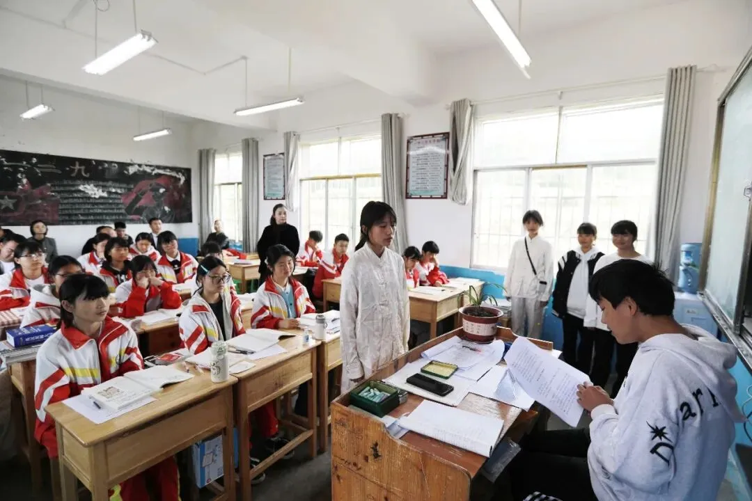 贵州黔西:研习中考文旨 赋能语文提质 第4张 贵州黔西:研习中考文旨 赋能语文提质 第4张