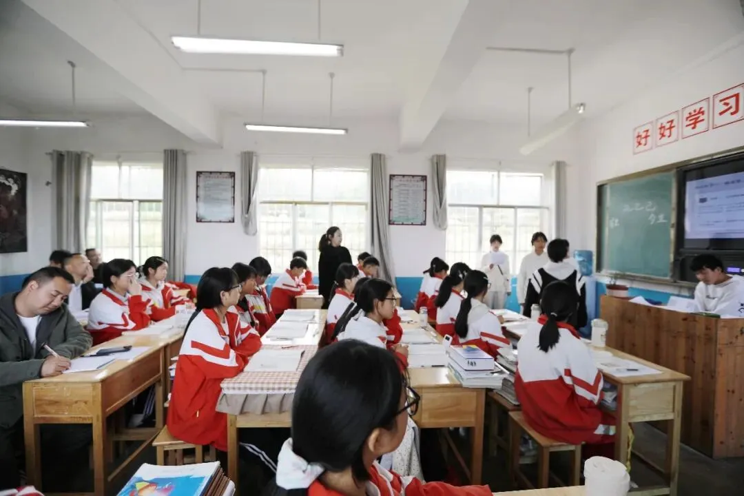 贵州黔西:研习中考文旨 赋能语文提质 第5张 贵州黔西:研习中考文旨 赋能语文提质 第5张