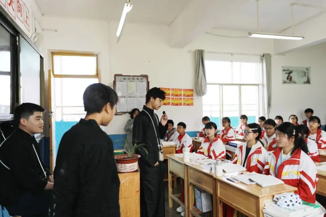 贵州黔西:研习中考文旨 赋能语文提质 第7张 贵州黔西:研习中考文旨 赋能语文提质 第7张