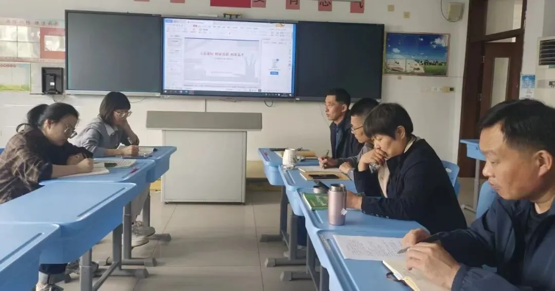 精研真题明方向,同心聚力备中考——利津县凤凰实验中学开展2026 年中考、会考学科研题活动 第25张 精研真题明方向,同心聚力备中考——利津县凤凰实验中学开展2026 年中考、会考学科研题活动 第25张