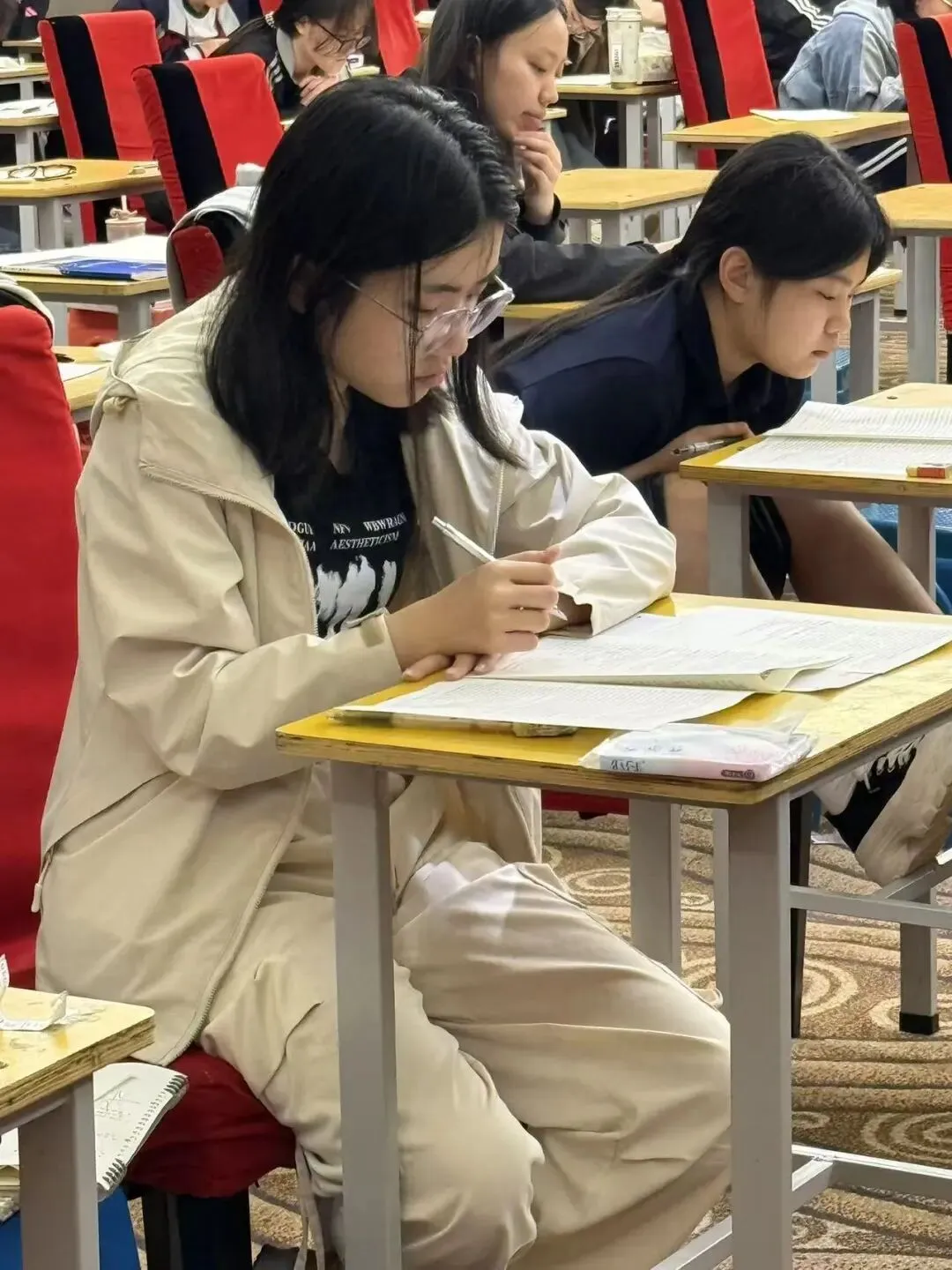 模考冲刺,奔赴前程 ——【泰华志学学校】直击高三学子考试现场 第26张