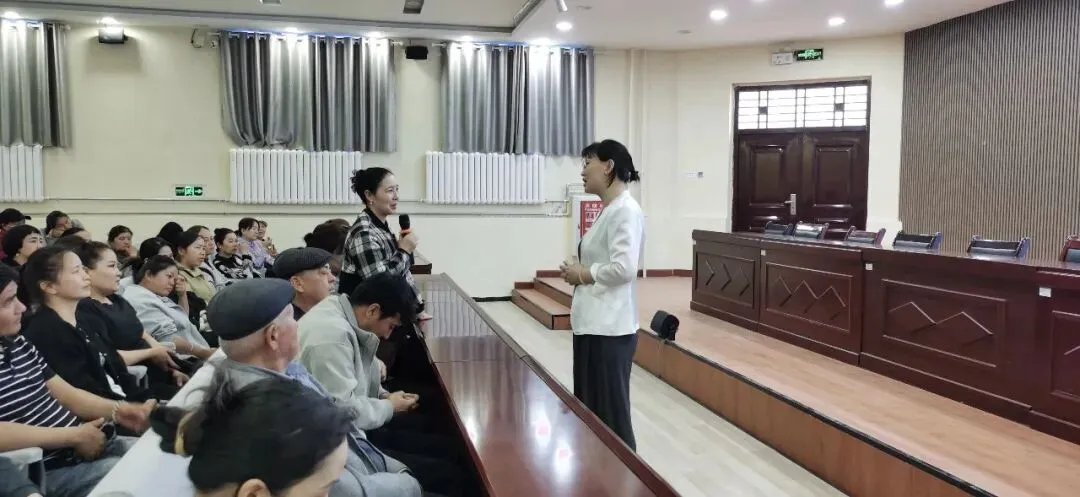 【教联体动态】协同冲刺 备战中考——博湖县“中考必修课”家庭教育主题讲座圆满落幕 第5张 【教联体动态】协同冲刺 备战中考——博湖县“中考必修课”家庭教育主题讲座圆满落幕 第5张