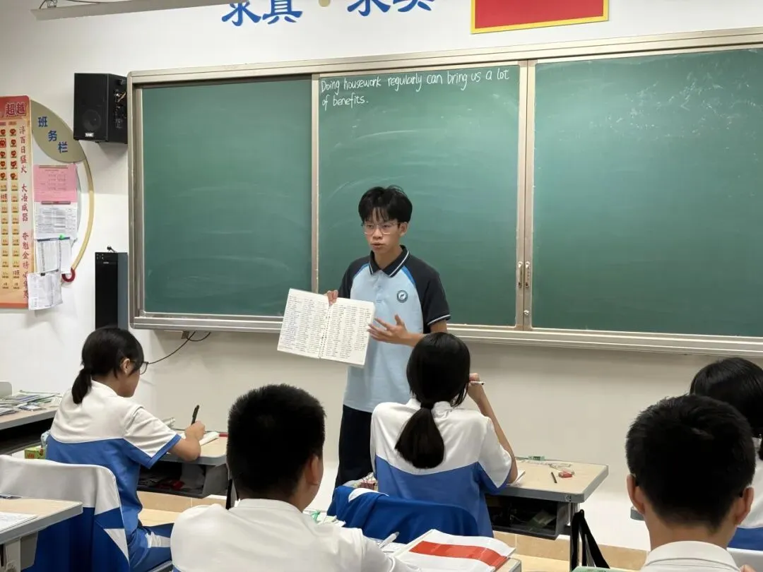 @各初中学校|中考在即,佛高学长学姐回母校送秘籍宝典了 第4张 @各初中学校|中考在即,佛高学长学姐回母校送秘籍宝典了 第4张