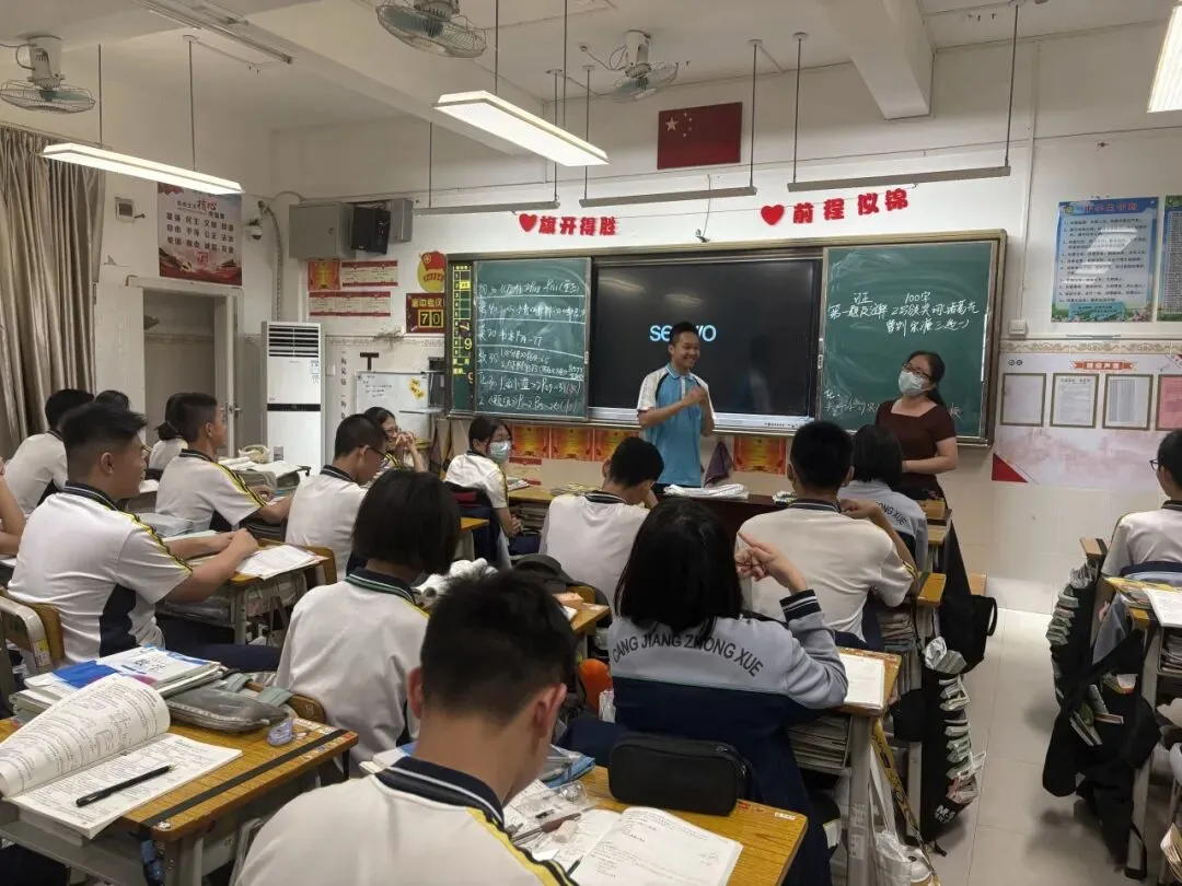 @各初中学校|中考在即,佛高学长学姐回母校送秘籍宝典了 第11张 @各初中学校|中考在即,佛高学长学姐回母校送秘籍宝典了 第11张