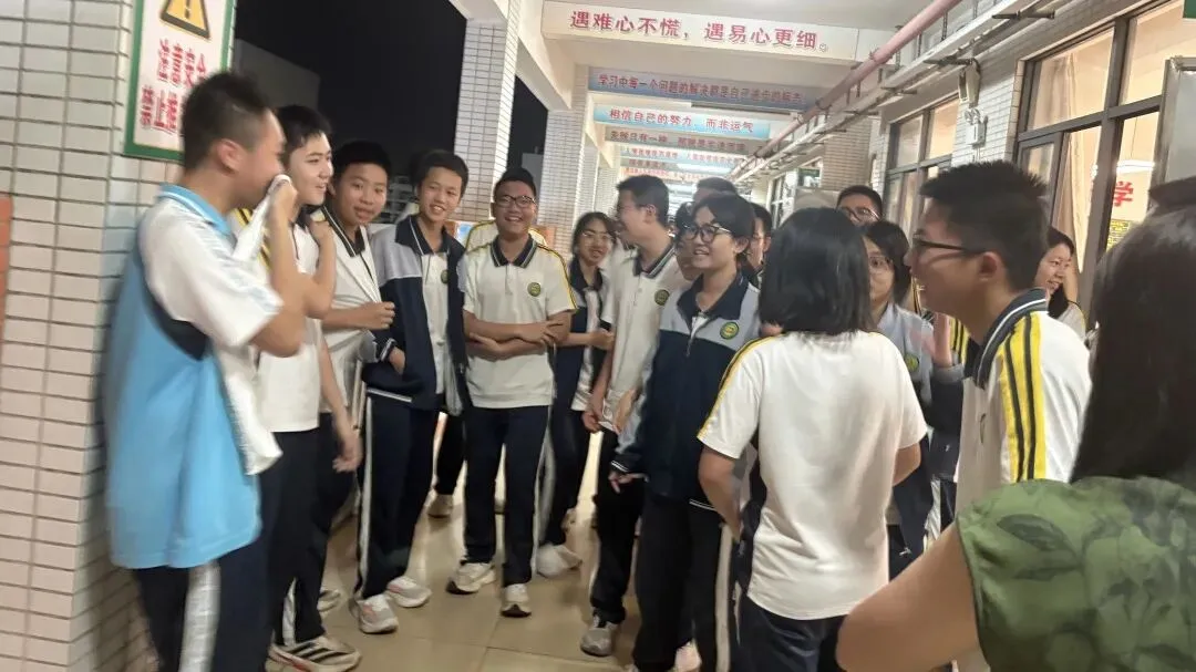 @各初中学校|中考在即,佛高学长学姐回母校送秘籍宝典了 第15张 @各初中学校|中考在即,佛高学长学姐回母校送秘籍宝典了 第15张