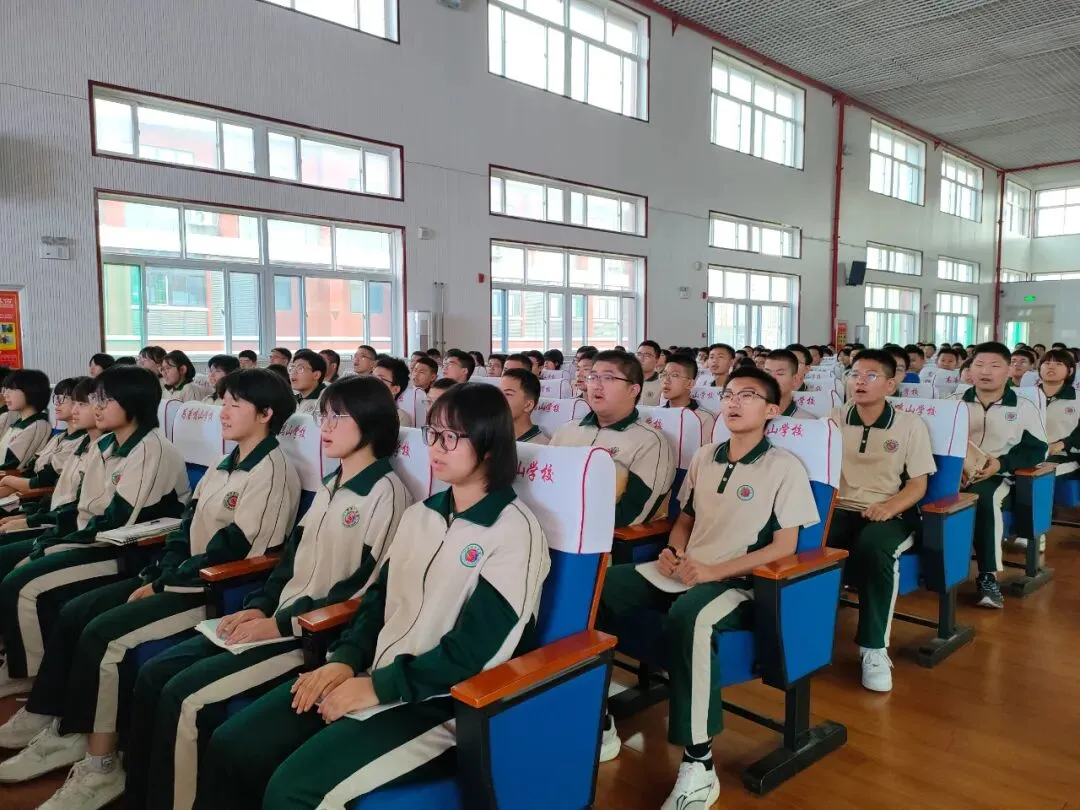 心有光,稳心态,冲刺中考!|高唐鸣山学校中考备战心理专题讲座圆满举行 第11张 心有光,稳心态,冲刺中考!|高唐鸣山学校中考备战心理专题讲座圆满举行 第11张