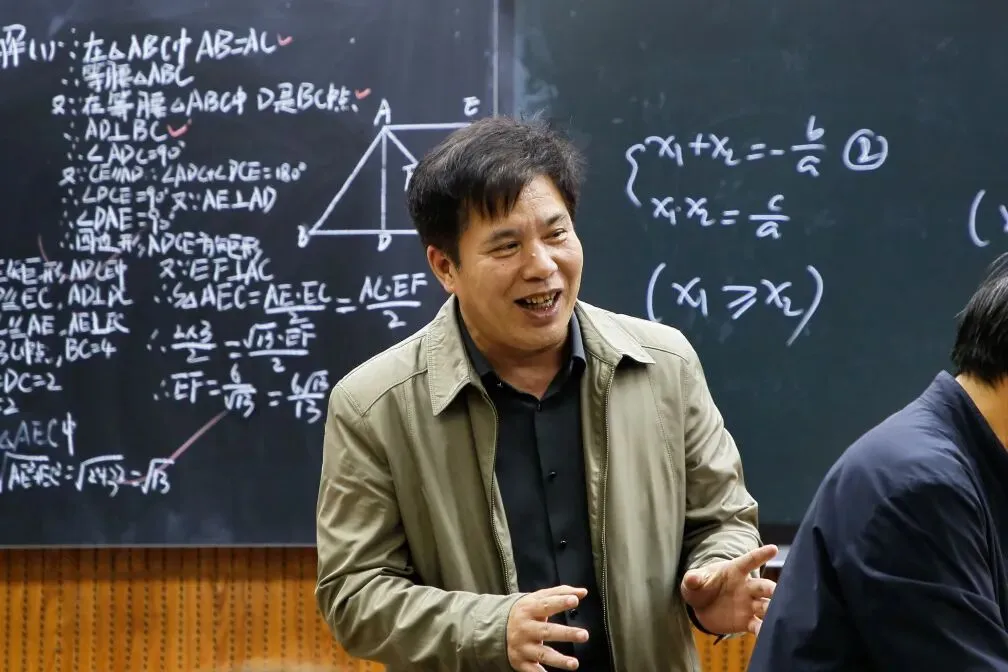 精研专题备中考 聚力提质促成长——天心区2026年初中数学中考专题复习研讨会在我校举行 第10张 精研专题备中考 聚力提质促成长——天心区2026年初中数学中考专题复习研讨会在我校举行 第10张