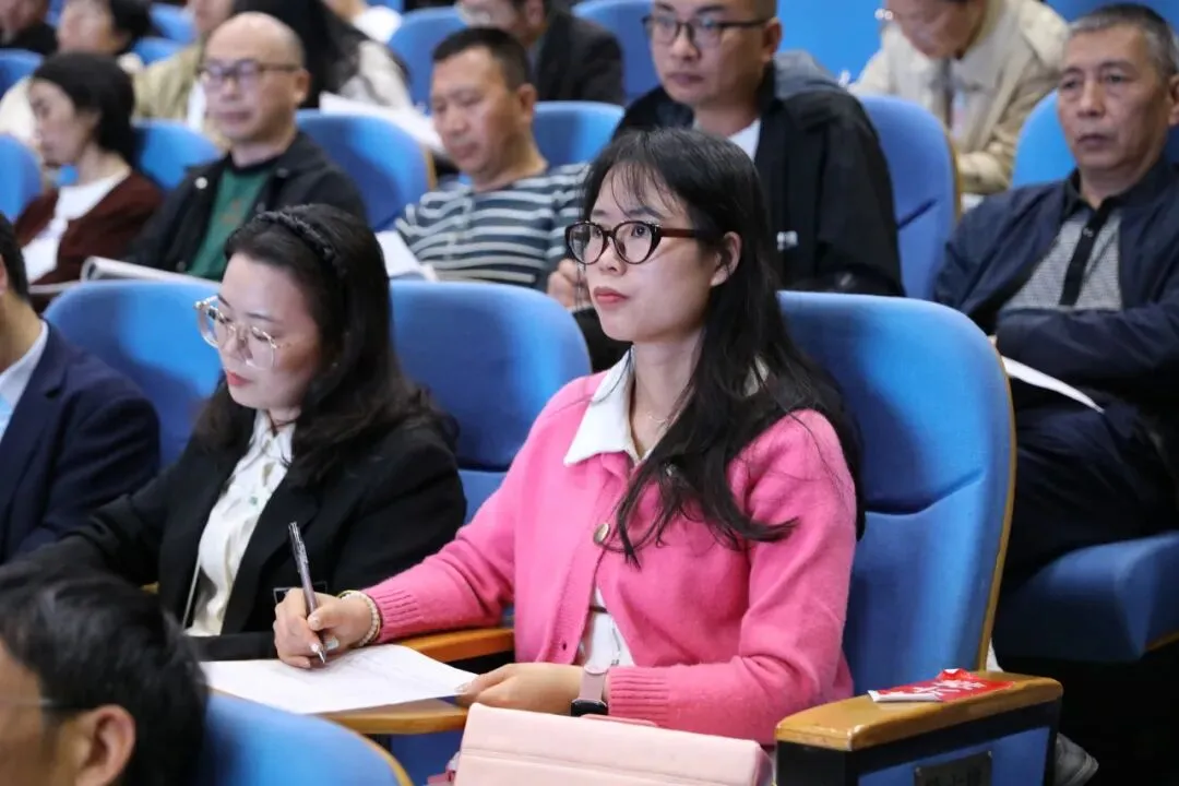 研思共进,赋能备考|岳池县2026年中考化学复习备考研讨会圆满举行 第13张 研思共进,赋能备考|岳池县2026年中考化学复习备考研讨会圆满举行 第13张
