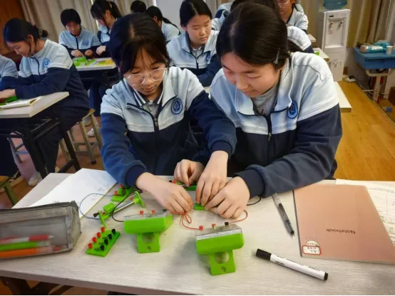 精准把脉明方向聚力冲刺备中考——三门峡市2026年初中物理中招备考研讨会举行-第2张图片-四季读书网 精准把脉明方向聚力冲刺备中考——三门峡市2026年初中物理中招备考研讨会举行-第2张图片-四季读书网