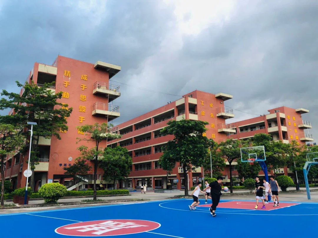 中考不是终点!来广东应用技工学校,照样上大学、好就业 第6张 中考不是终点!来广东应用技工学校,照样上大学、好就业 第6张