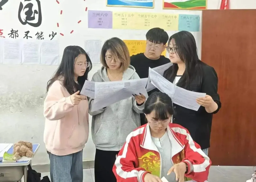 精准巡查促提升 凝心聚力备中考——成功中考二校开展教学专项巡查工作 第12张 精准巡查促提升 凝心聚力备中考——成功中考二校开展教学专项巡查工作 第12张