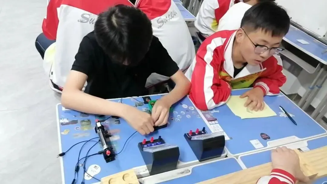 精准巡查促提升 凝心聚力备中考——成功中考二校开展教学专项巡查工作 第18张 精准巡查促提升 凝心聚力备中考——成功中考二校开展教学专项巡查工作 第18张