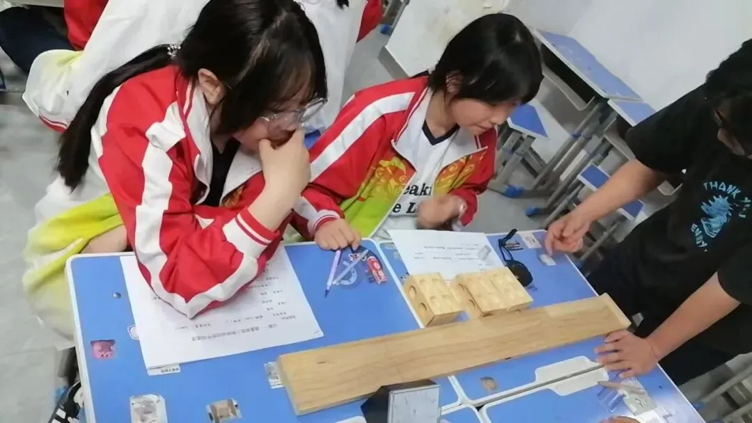 精准巡查促提升 凝心聚力备中考——成功中考二校开展教学专项巡查工作 第24张 精准巡查促提升 凝心聚力备中考——成功中考二校开展教学专项巡查工作 第24张