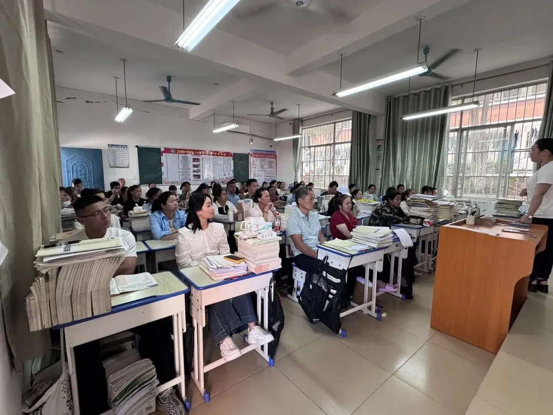 家校同心携手 共助中考圆梦—— 南宁市兴宁区三塘镇四塘中学九年级毕业班家长会圆满落幕 第21张