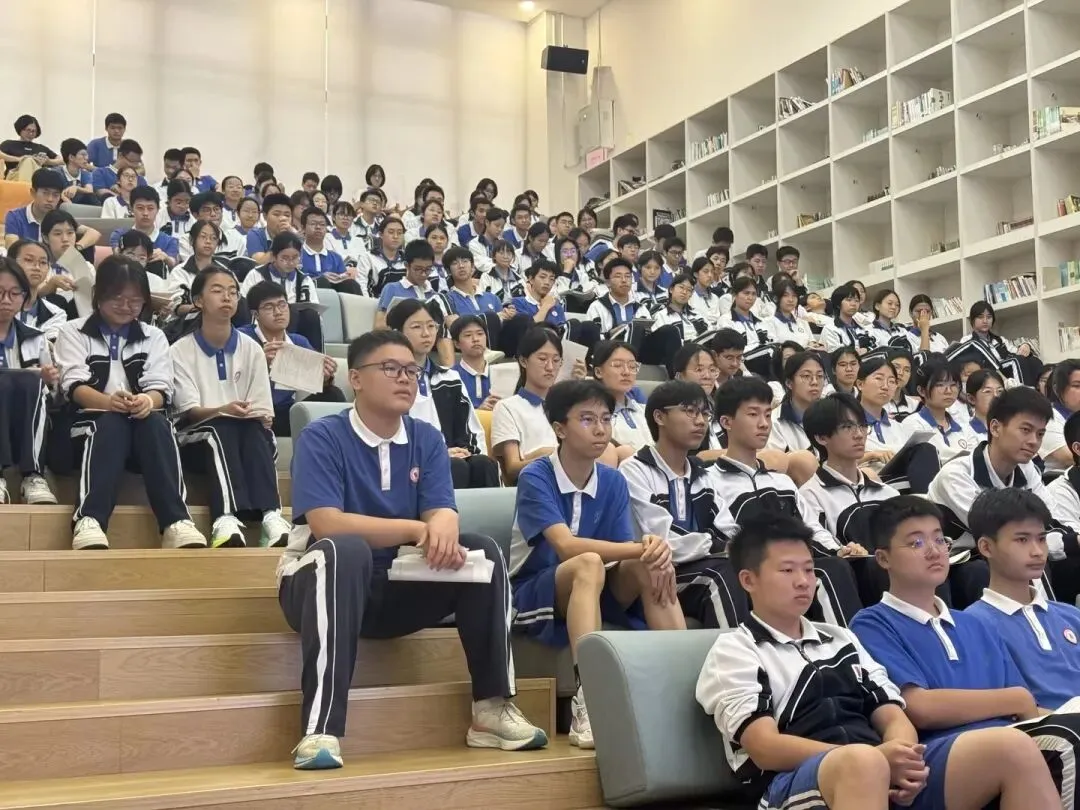 名师领航备中考 妙笔生花向未来—深圳北理莫斯科大学附属布心中学开展作文专题讲座 第5张 名师领航备中考 妙笔生花向未来—深圳北理莫斯科大学附属布心中学开展作文专题讲座 第5张