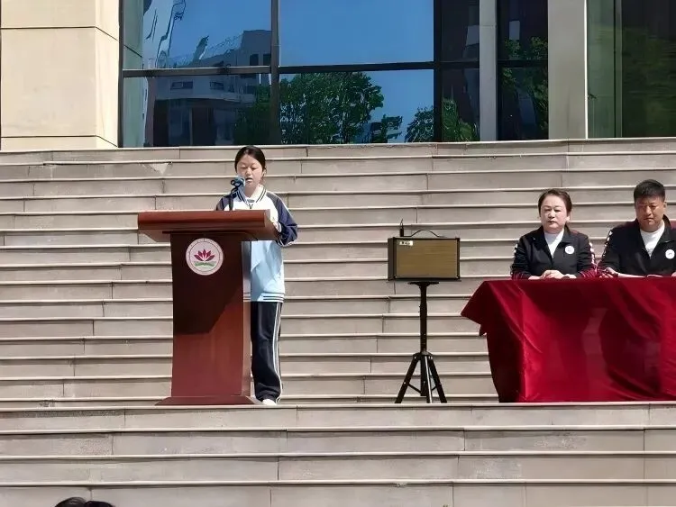 凝心聚力备中考 复盘总结启新程——宁津宝莲华学校初三年级一模总结大会顺利举行 第5张